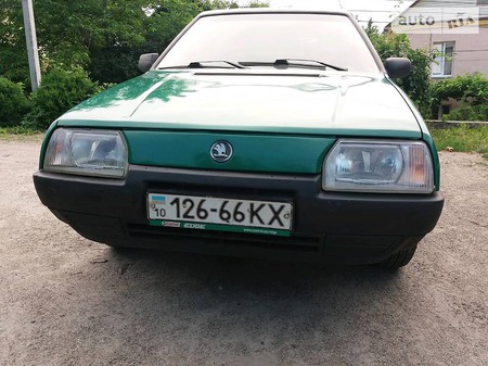 Skoda Favorit 1992  випуску Київ з двигуном 1.3 л бензин хэтчбек механіка за 1500 долл. 