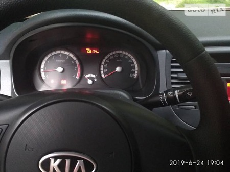 KIA Rio 2011  випуску Луганськ з двигуном 1.4 л бензин седан механіка за 6500 долл. 