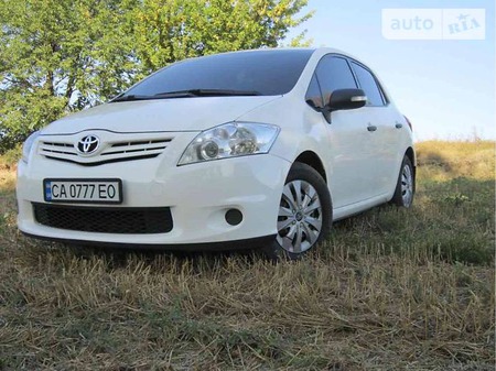 Toyota Auris 2012  випуску Черкаси з двигуном 1.4 л дизель хэтчбек механіка за 10000 долл. 