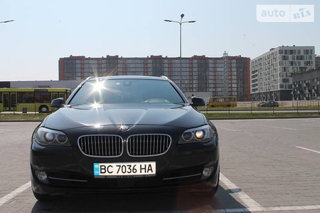 BMW 525 2013  випуску Львів з двигуном 2 л дизель універсал автомат за 22100 долл. 