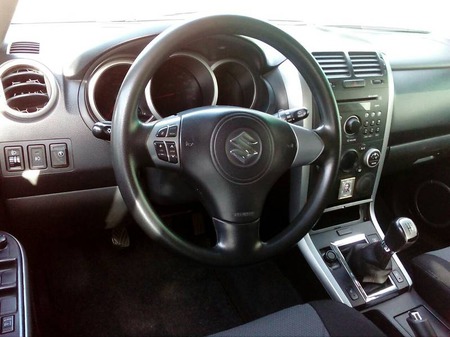 Suzuki Grand Vitara 2009  випуску Київ з двигуном 2 л газ позашляховик механіка за 9300 долл. 
