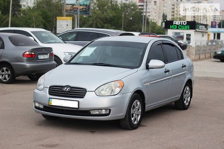 Hyundai Accent 2010  випуску Запоріжжя з двигуном 1.4 л газ седан механіка за 6950 долл. 