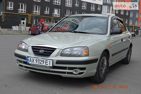 Hyundai Elantra 2004  випуску Харків з двигуном 1.6 л газ седан механіка за 5400 долл. 