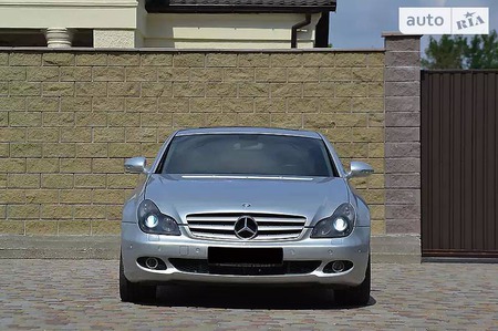 Mercedes-Benz CLS 350 2004  випуску Запоріжжя з двигуном 3.5 л газ седан автомат за 12400 долл. 