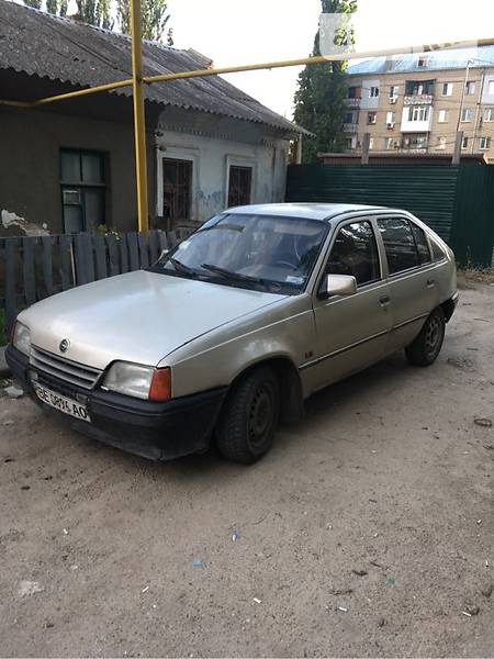 Opel Kadett 1989  випуску Миколаїв з двигуном 1.5 л газ хэтчбек механіка за 1500 долл. 