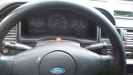 Ford Escort 1990  випуску Дніпро з двигуном 1.4 л газ хэтчбек механіка за 1800 долл. 