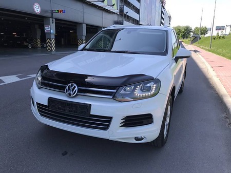 Volkswagen Touareg 2013  випуску Київ з двигуном 3 л дизель позашляховик автомат за 27800 долл. 