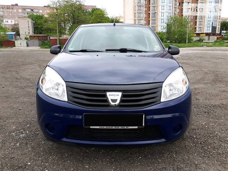 Dacia Sandero 2009  випуску Дніпро з двигуном 1.4 л бензин хэтчбек механіка за 5350 долл. 