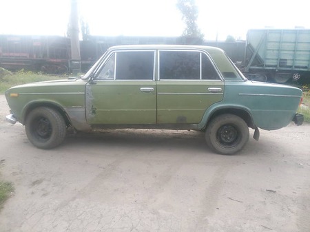 Lada 2103 1979  випуску Запоріжжя з двигуном 1.6 л бензин седан механіка за 27000 грн. 