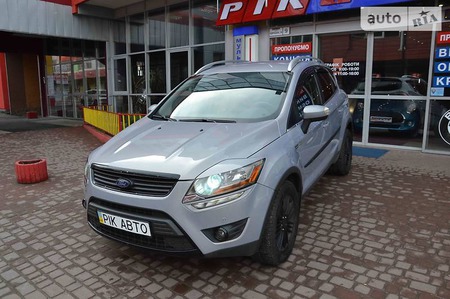 Ford Kuga 2011  випуску Львів з двигуном 2.5 л бензин позашляховик автомат за 13400 долл. 