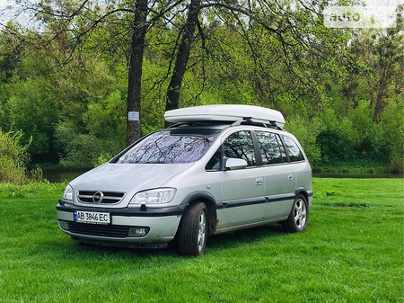 Opel Zafira Tourer 2003  випуску Вінниця з двигуном 1.8 л газ мінівен механіка за 6000 долл. 