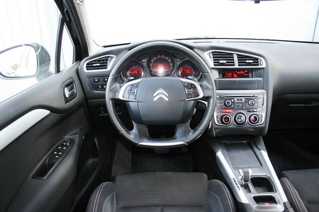 Citroen C4 2013  випуску Київ з двигуном 1.6 л дизель хэтчбек автомат за 216800 грн. 