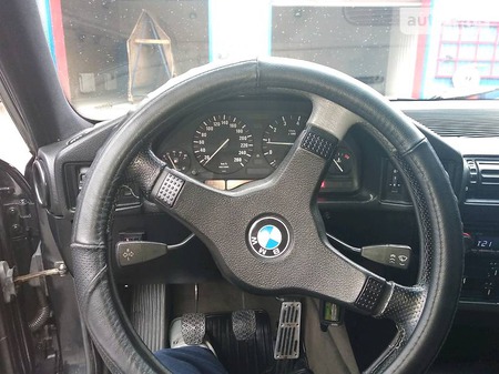BMW 525 1990  випуску Миколаїв з двигуном 2.5 л газ седан механіка за 4200 долл. 