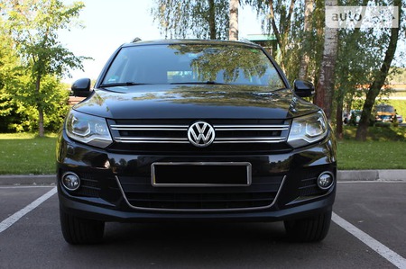 Volkswagen Tiguan 2011  випуску Чернігів з двигуном 2 л дизель позашляховик механіка за 16500 долл. 