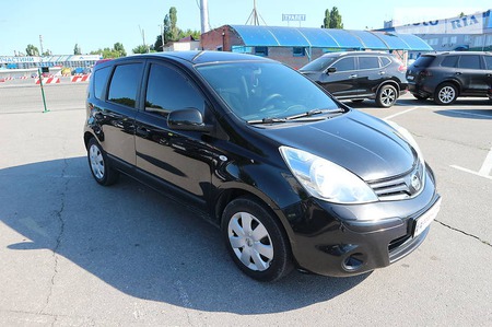 Nissan Note 2010  випуску Харків з двигуном 1.6 л бензин хэтчбек автомат за 8200 долл. 