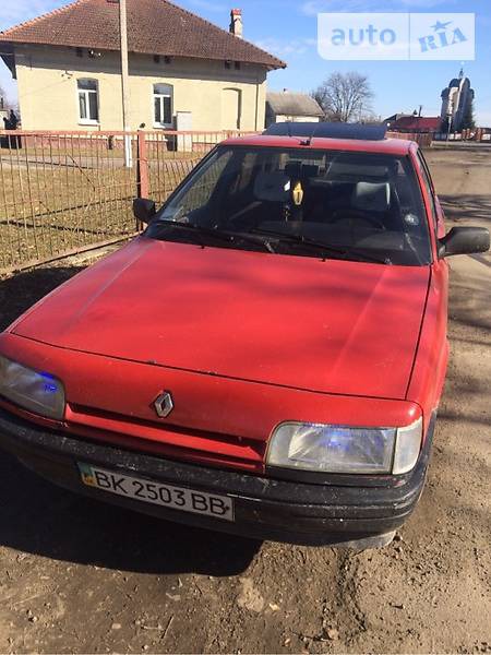 Renault 21 1991  випуску Львів з двигуном 1.7 л бензин седан механіка за 1800 долл. 