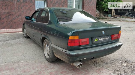 BMW 520 1990  випуску Миколаїв з двигуном 2 л газ седан механіка за 3999 долл. 