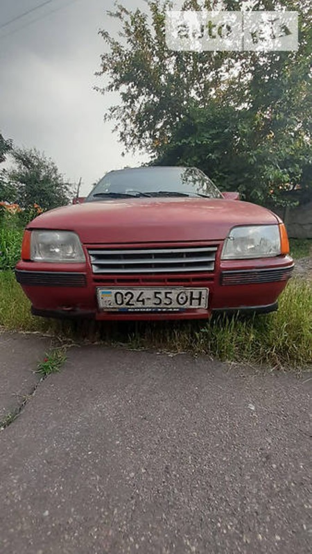 Opel Kadett 1987  випуску Дніпро з двигуном 1.8 л газ седан механіка за 1500 долл. 