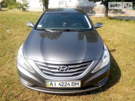 Hyundai Sonata 2010  випуску Київ з двигуном 2 л бензин седан механіка за 12200 долл. 