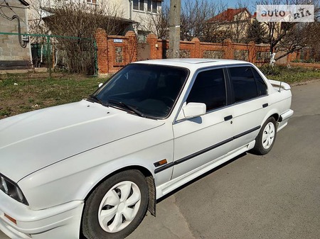 BMW 320 1984  випуску Донецьк з двигуном 2 л бензин седан механіка за 2100 долл. 