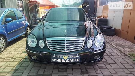 Mercedes-Benz E 350 2008  випуску Дніпро з двигуном 3.5 л газ седан автомат за 11300 долл. 