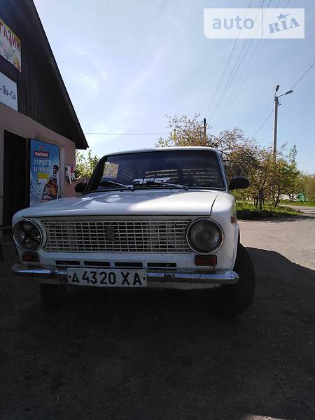 Lada 2101 1985  випуску Харків з двигуном 1.6 л газ седан механіка за 1000 долл. 