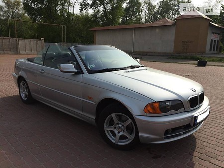 BMW 318 2002  випуску Дніпро з двигуном 2 л бензин кабріолет механіка за 7150 долл. 