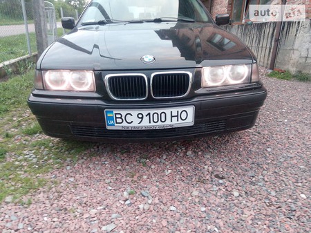 BMW 118 1998  випуску Львів з двигуном 1.8 л газ універсал механіка за 4200 долл. 