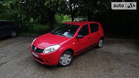 Dacia Sandero 2010  випуску Ужгород з двигуном 1.4 л газ хэтчбек механіка за 4800 долл. 