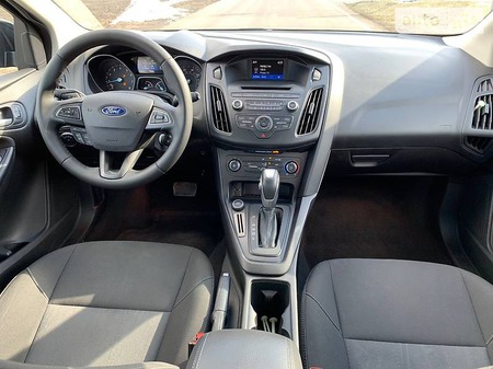 Ford Focus 2016  випуску Луганськ з двигуном 1.6 л бензин хэтчбек автомат за 8500 долл. 