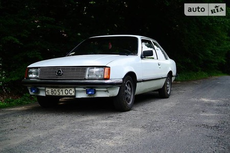 Opel Rekord 1977  випуску Ужгород з двигуном 2 л бензин купе механіка за 1000 долл. 