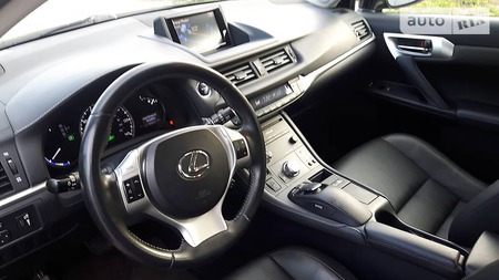 Lexus CT 200h 2013  випуску Дніпро з двигуном 1.8 л гібрид хэтчбек автомат за 14700 долл. 