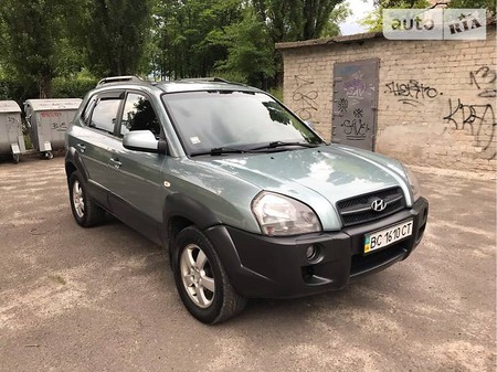 Hyundai Tucson 2007  випуску Дніпро з двигуном 2 л бензин позашляховик механіка за 8700 долл. 