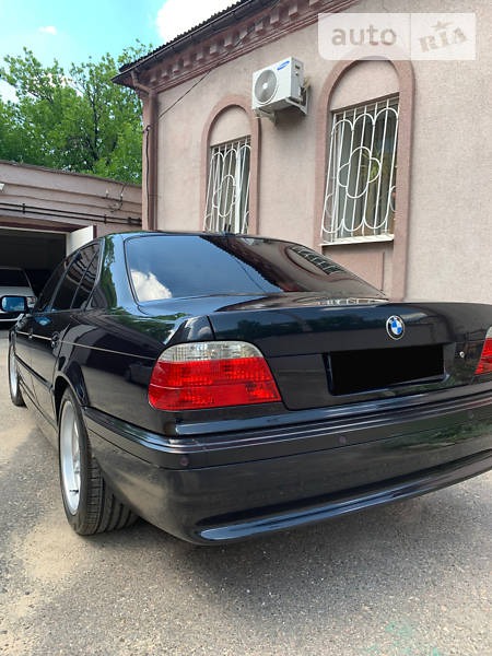 BMW 740 2001  випуску Луганськ з двигуном 4.4 л бензин седан автомат за 21000 долл. 