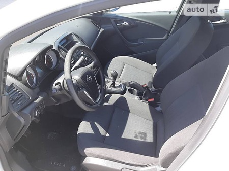 Opel Astra 2013  випуску Львів з двигуном 1.4 л бензин універсал механіка за 8200 долл. 