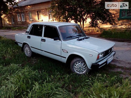 Lada 2105 1993  випуску Кропивницький з двигуном 1.5 л газ седан механіка за 1700 долл. 