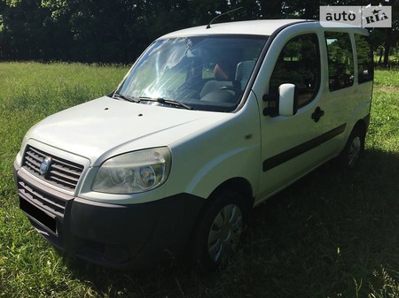 Fiat Doblo 2006  випуску Вінниця з двигуном 1.6 л газ мінівен механіка за 5700 долл. 