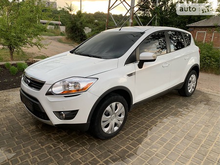 Ford Kuga 2010  випуску Харків з двигуном 2 л дизель позашляховик механіка за 11800 долл. 