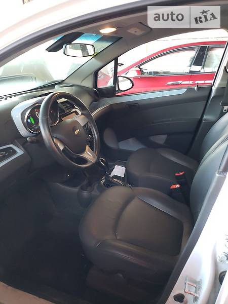 Chevrolet Spark 2014  випуску Київ з двигуном 0 л електро хэтчбек автомат за 7100 долл. 
