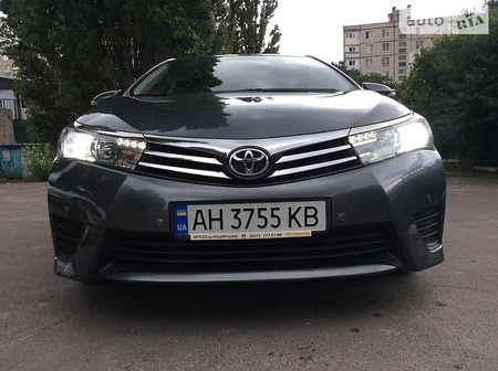 Toyota Corolla 2016  випуску Харків з двигуном 1.3 л бензин седан механіка за 13400 долл. 