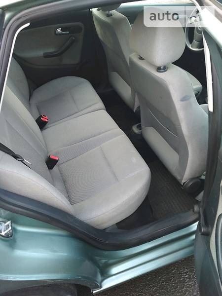 Seat Ibiza 2003  випуску Ужгород з двигуном 1.4 л бензин хэтчбек механіка за 4500 долл. 