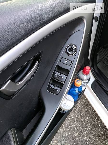 Hyundai i30 2013  випуску Ужгород з двигуном 1.4 л бензин хэтчбек механіка за 9600 долл. 