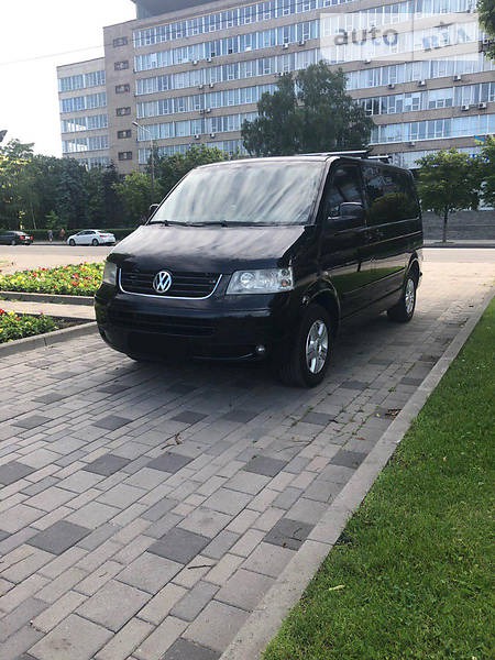 Volkswagen Multivan 2008  випуску Дніпро з двигуном 2.5 л дизель мінівен механіка за 14999 долл. 