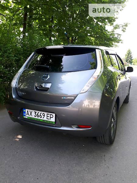 Nissan Leaf 2015  випуску Харків з двигуном 0 л електро хэтчбек автомат за 13200 долл. 