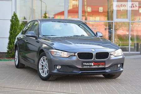 BMW 318 2013  випуску Київ з двигуном 2 л дизель седан автомат за 15900 долл. 