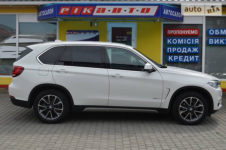 BMW X5 2017  випуску Львів з двигуном 3 л бензин позашляховик автомат за 41900 долл. 