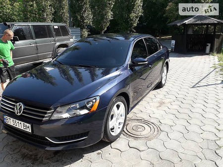 Volkswagen Passat 2013  випуску Херсон з двигуном 2.5 л газ седан автомат за 12800 долл. 