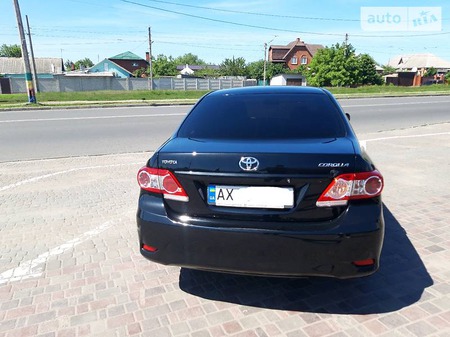 Toyota Corolla 2012  випуску Харків з двигуном 1.6 л газ седан механіка за 11300 долл. 