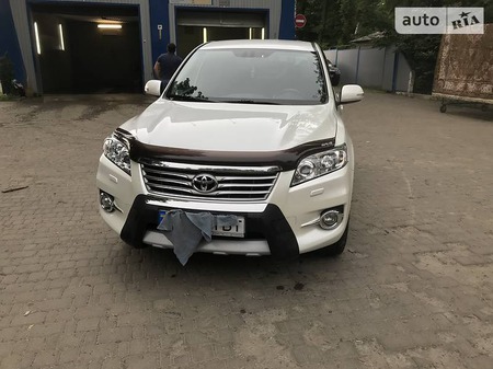 Toyota RAV 4 2010  випуску Чернівці з двигуном 2 л бензин позашляховик автомат за 18200 долл. 