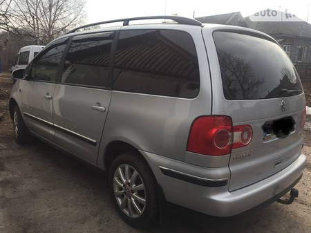 Volkswagen Sharan 2005  випуску Суми з двигуном 1.8 л газ мінівен механіка за 9000 долл. 